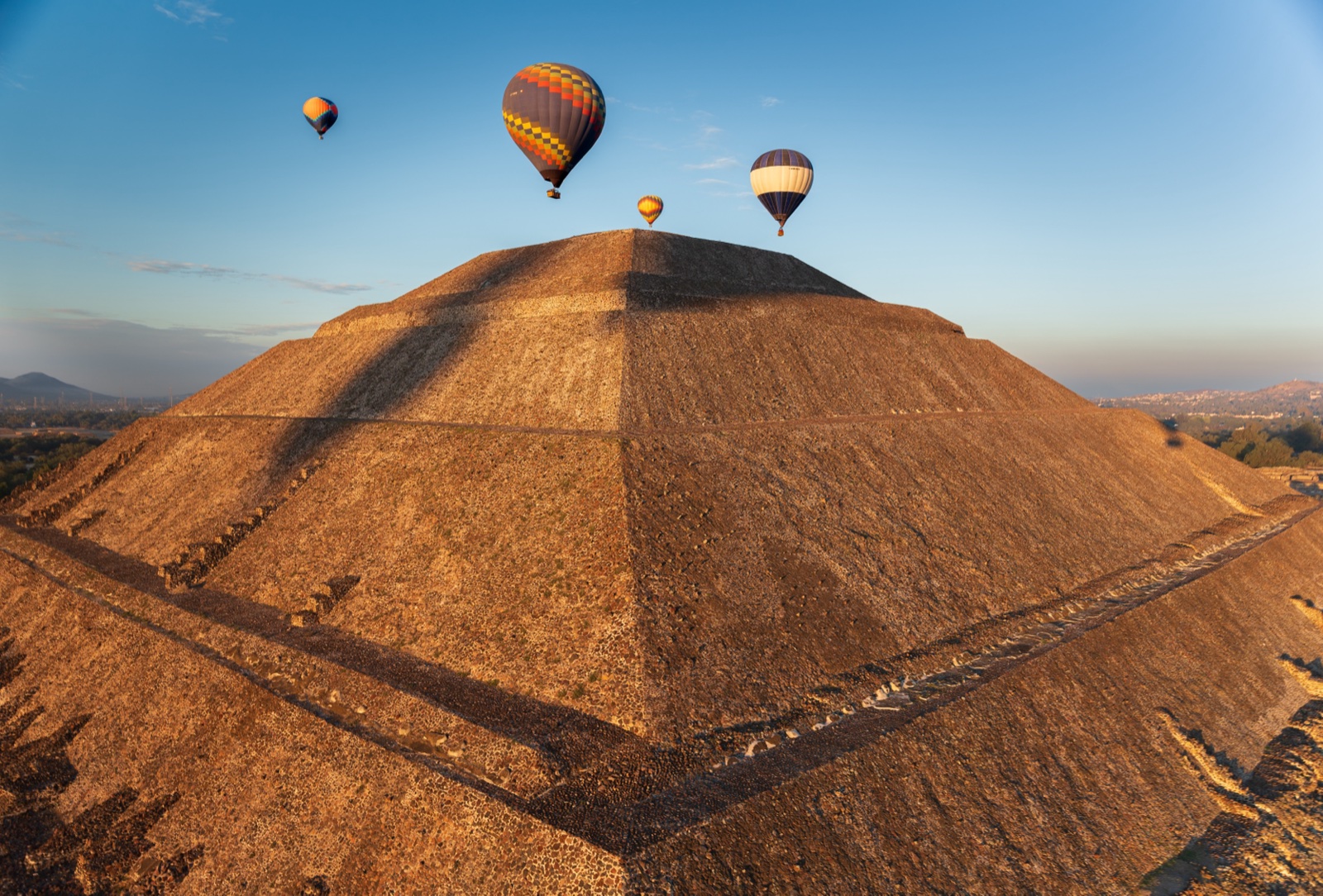 Globos sobre Teotihuacán